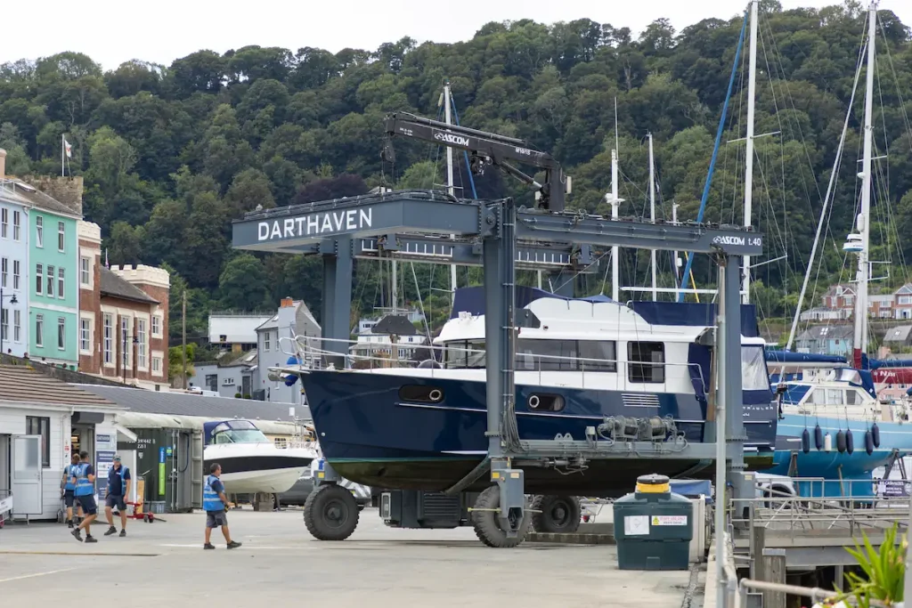 boat-storage-lifting-devon